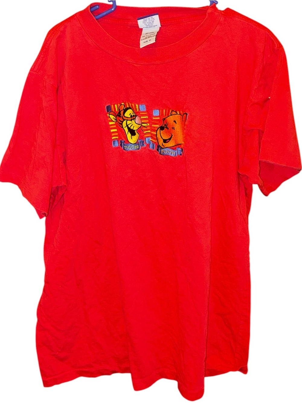 Disney T-shirt vintage featuring embroidered graphics of Tigger and Pooh L